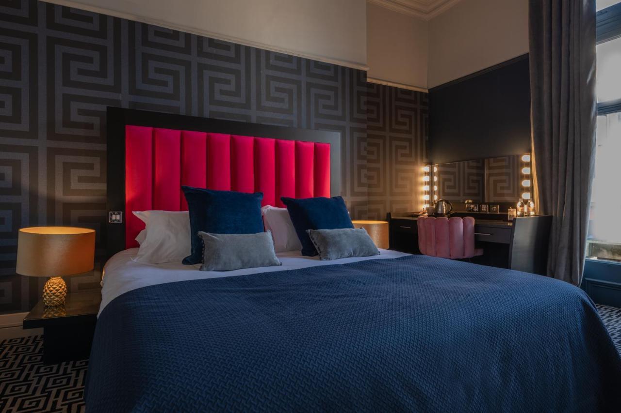 62 Castle Street 4*